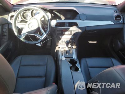 Zdjęcie 8 z 14 samochodu: 2014 MERCEDES-BENZ C 250 VIN:WDDGF4HB7EG214823 - miniatura