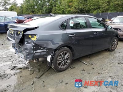 Trzecie zdjęcie samochodu z tyłu: 2024 KIA FORTE LXS VIN:3KPF24AD3RE773756 - miniatura