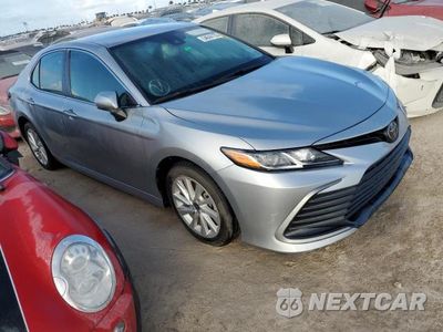 Czwarte zdjęcie samochodu z boku: 2022 TOYOTA CAMRY LE VIN:4T1C11AK5NU701743 - miniatura