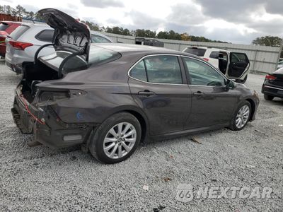 Trzecie zdjęcie samochodu z tyłu: 2018 TOYOTA CAMRY L VIN:4T1B11HK6JU540413 - miniatura