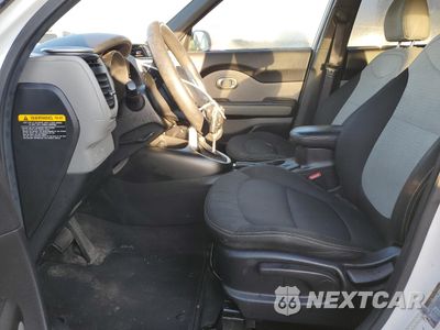 Zdjęcie 7 z 15 samochodu: 2016 KIA SOUL + VIN:KNDJP3A57G7240546 - miniatura