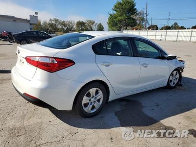Trzecie zdjęcie samochodu z tyłu: 2016 KIA FORTE LX VIN:KNAFX4A69G5542482 - miniatura