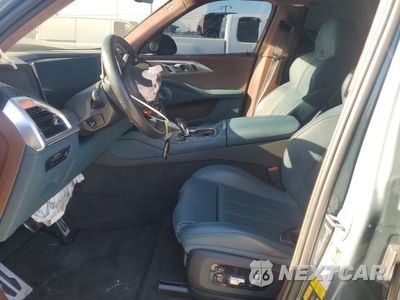 Zdjęcie 7 z 13 samochodu: 2023 BMW XM VIN:5YM23CS08P9S58553 - miniatura
