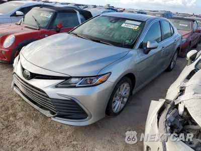 2022 TOYOTA CAMRY LE 4T1C11AK5NU701743 - główne zdjęcie licytacji z USA - miniatura