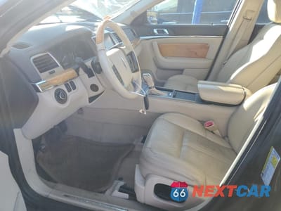 Zdjęcie 7 z 12 samochodu: 2010 LINCOLN MKS VIN:1LNHL9FT8AG607137 - miniatura
