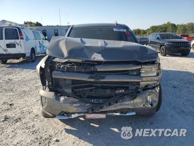Piąte zdjęcie samochodu w środku: 2017 CHEVROLET SILVERADO K1500 LT VIN:3GCUKREC6HG241779 - miniatura