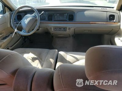 Zdjęcie 8 z 12 samochodu: 2002 FORD CROWN VICTORIA VIN:2FAFP73WX2X109672 - miniatura