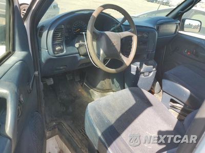 Zdjęcie 8 z 13 samochodu: 2001 CHEVROLET ASTRO VIN:1GCDM19W01B120289 - miniatura