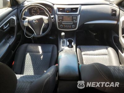 Zdjęcie 8 z 12 samochodu: 2016 NISSAN ALTIMA 2.5 VIN:1N4AL3AP3GN307805 - miniatura