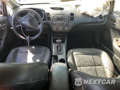 Zdjęcie 8 z 12 samochodu: 2015 KIA FORTE LX VIN:KNAFX4A65F5392417 - miniatura