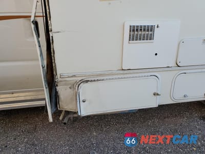 Zdjęcie 9 z 10 samochodu: 2012 FORD ECONOLINE E350 SUPER DUTY CUTAWAY VAN VIN:1FDWE3FL7CDB23866 - miniatura