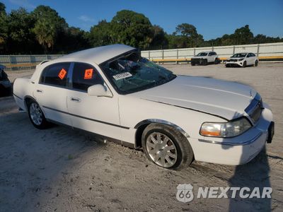Czwarte zdjęcie samochodu z boku: 2009 LINCOLN TOWN CAR SIGNATURE LIMITED VIN:2LNHM82V39X636470 - miniatura