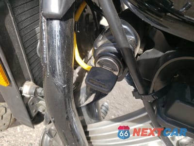 Zdjęcie 8 z 10 samochodu: 1998 HONDA VF750 C VIN:JH2RC4300WM400957 - miniatura