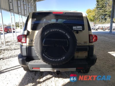 Zdjęcie 6 z 13 samochodu: 2010 TOYOTA FJ CRUISER VIN:JTEBU4BF3AK093281 - miniatura