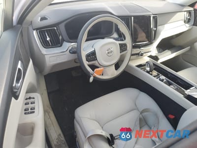 Zdjęcie 8 z 14 samochodu: 2024 VOLVO XC60 PLUS VIN:YV4L12RL8R1830409 - miniatura