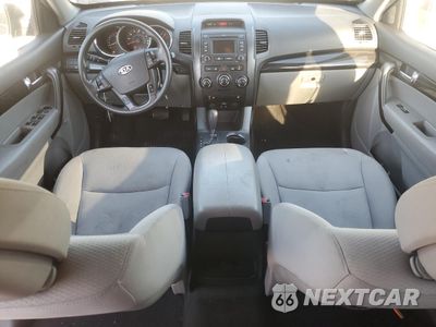 Zdjęcie 8 z 16 samochodu: 2013 KIA SORENTO LX VIN:5XYKT3A60DG371759 - miniatura