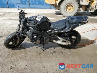 Trzecie zdjęcie samochodu z tyłu: 2003 HONDA CBR600 RR VIN:JH2PC37043M003520 - miniatura