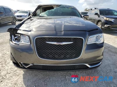 Piąte zdjęcie samochodu w środku: 2023 CHRYSLER 300 TOURING VIN:2C3CCAAG9PH509682 - miniatura