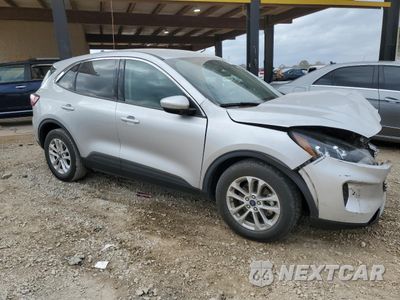 Czwarte zdjęcie samochodu z boku: 2020 FORD ESCAPE SE VIN:1FMCU0G60LUB97904 - miniatura