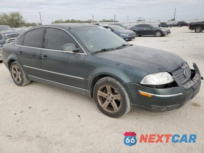 Czwarte zdjęcie samochodu z boku: 2004 VOLKSWAGEN PASSAT GLX VIN:WVWRH63B14P159655 - miniatura