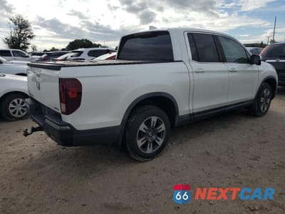 Trzecie zdjęcie samochodu z tyłu: 2017 HONDA RIDGELINE RTL VIN:5FPYK3F66HB030506 - miniatura