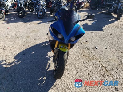 Drugie zdjęcie samochodu z przodu: 2011 YAMAHA YZFR1 VIN:JYARN23E7BA009816 - miniatura