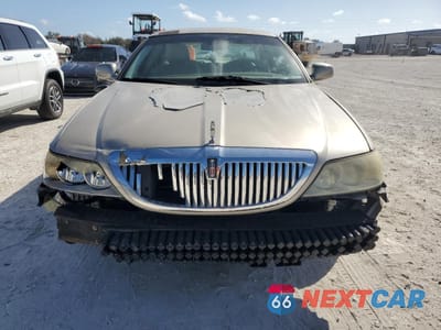 Zdjęcie 9 z 24 samochodu: 2009 LINCOLN TOWN CAR SIGNATURE LIMITED VIN:2LNHM82V29X602293 - miniatura