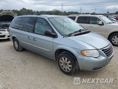 Czwarte zdjęcie samochodu z boku: 2005 CHRYSLER TOWN & COUNTRY TOURING VIN:2C4GP54L45R395292 - miniatura