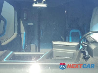 Zdjęcie 8 z 13 samochodu: 2023 RIVIAN EDV 700 VIN:7FCEHEB7XPN013982 - miniatura