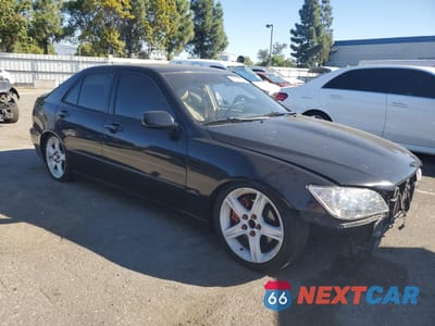 Czwarte zdjęcie samochodu z boku: 2001 LEXUS IS 300 VIN:JTHBD182010005532 - miniatura