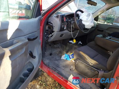 Zdjęcie 8 z 13 samochodu: 2011 CHEVROLET SILVERADO K3500 VIN:1GB3KZCL5BF219090 - miniatura