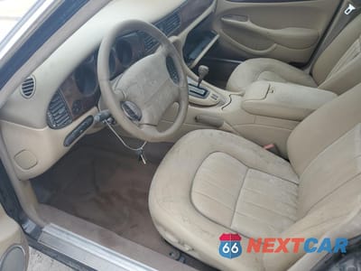 Zdjęcie 7 z 13 samochodu: 2001 JAGUAR XJ8 VIN:SAJDA14C51LF32650 - miniatura
