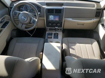 Zdjęcie 8 z 13 samochodu: 2011 JEEP LIBERTY SPORT VIN:1J4PN2GK1BW503551 - miniatura