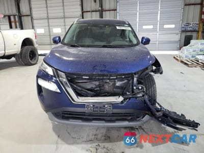 Piąte zdjęcie samochodu w środku: 2021 NISSAN ROGUE SV VIN:5N1AT3BB2MC717057 - miniatura