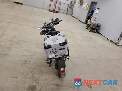 Piąte zdjęcie samochodu w środku: 2020 KTM 200 DUKE VIN:MD2JPC40XLC089875 - miniatura