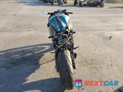 Czwarte zdjęcie samochodu z boku: 2021 KAWASAKI ZX636 K VIN:JKBZXJH12MA008838 - miniatura