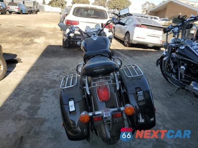 Czwarte zdjęcie samochodu z boku: 1998 HONDA GL1500 CT VIN:1HFSC3430WA102302 - miniatura