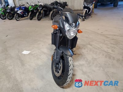 Drugie zdjęcie samochodu z przodu: 2013 YAMAHA FZ8 N VIN:JYARN27E6DA004149 - miniatura
