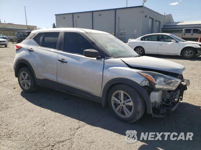 Czwarte zdjęcie samochodu z boku: 2020 NISSAN KICKS S VIN:3N1CP5BV2LL518247 - miniatura