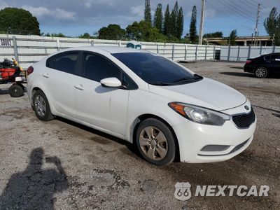 Czwarte zdjęcie samochodu z boku: 2016 KIA FORTE LX VIN:KNAFK4A63G5576643 - miniatura