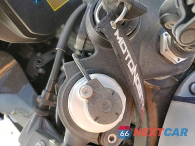 Zdjęcie 8 z 10 samochodu: 2024 BMW S 1000 RR VIN:WB10E6309R6J22010 - miniatura