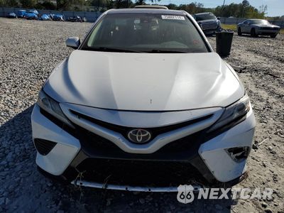 Piąte zdjęcie samochodu w środku: 2019 TOYOTA CAMRY XSE VIN:4T1B61HK9KU737417 - miniatura