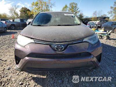Piąte zdjęcie samochodu w środku: 2018 TOYOTA RAV4 LE VIN:2T3BFREV9JW715212 - miniatura