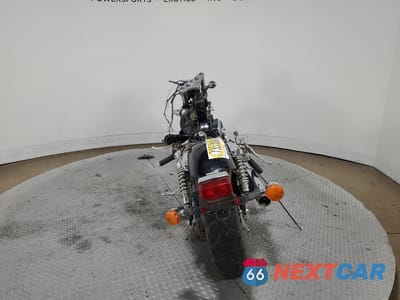 Czwarte zdjęcie samochodu z boku: 2005 HONDA VT750 C VIN:JH2RC440X5M802305 - miniatura