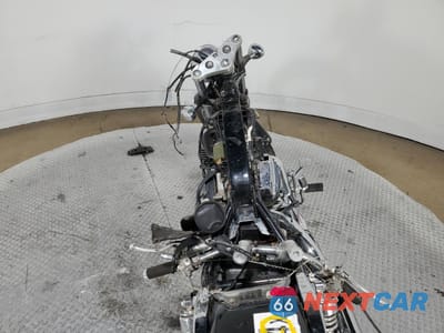 Zdjęcie 6 z 11 samochodu: 2005 HONDA VT750 C VIN:JH2RC440X5M802305 - miniatura