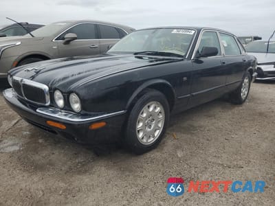 2001 JAGUAR XJ8 SAJDA14C51LF32650 - główne zdjęcie licytacji z USA - miniatura