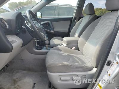 Zdjęcie 7 z 13 samochodu: 2006 TOYOTA RAV4 LIMITED VIN:JTMBD31V665044380 - miniatura
