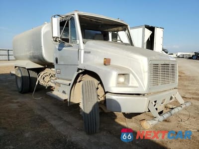 Czwarte zdjęcie samochodu z boku: 2000 FREIGHTLINER MEDIUM CONVENTIONAL FL70 VIN:1FV6HLBA0YHG76334 - miniatura