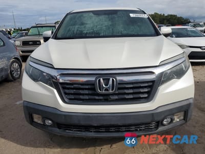 Piąte zdjęcie samochodu w środku: 2017 HONDA RIDGELINE RTL VIN:5FPYK3F66HB030506 - miniatura