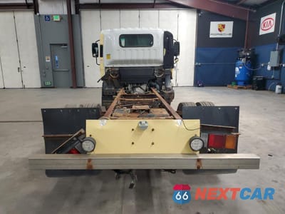 Zdjęcie 6 z 12 samochodu: 2017 ISUZU NPR HD VIN:54DC4W1C7HS808130 - miniatura